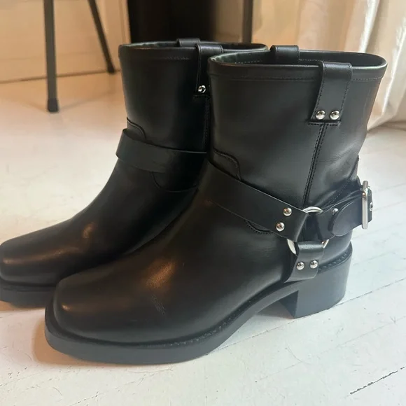 Reformation Foster Ankle Boot - Picture 6 of 15